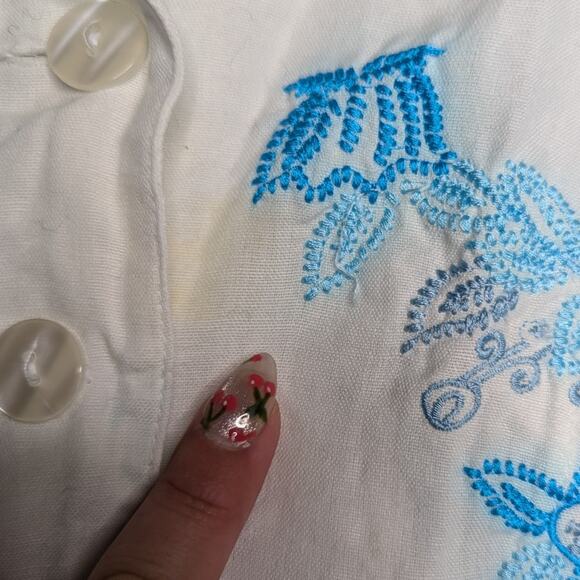 Vtg Y2K Live a Little White Blue Floral Embroidered Button Up Cropped Jacket XL - Picture 3 of 5